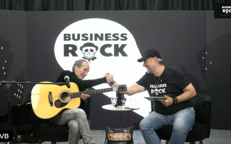 Sandrão entrevista Kiko Zambianchi no podcast Business Rock
