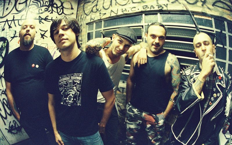 Blind Pigs lança “Heróis ou Rebeldes” remasterizado em LP; álbum clássico ganha faixa extra