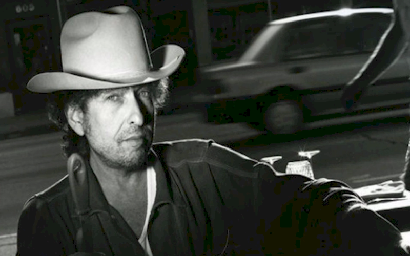 Bob Dylan compartilha correspondências e narrativas exclusivas em nova plataforma digital